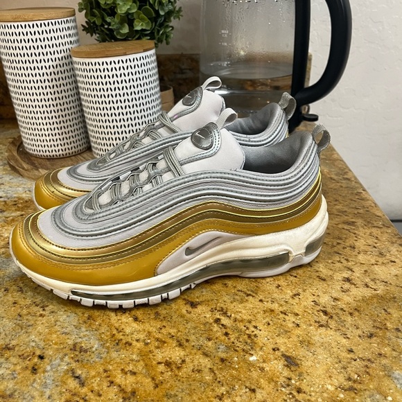 Nike Air Max 97 Vast Grey Metallic Gold size 8 - Picture 3 of 9